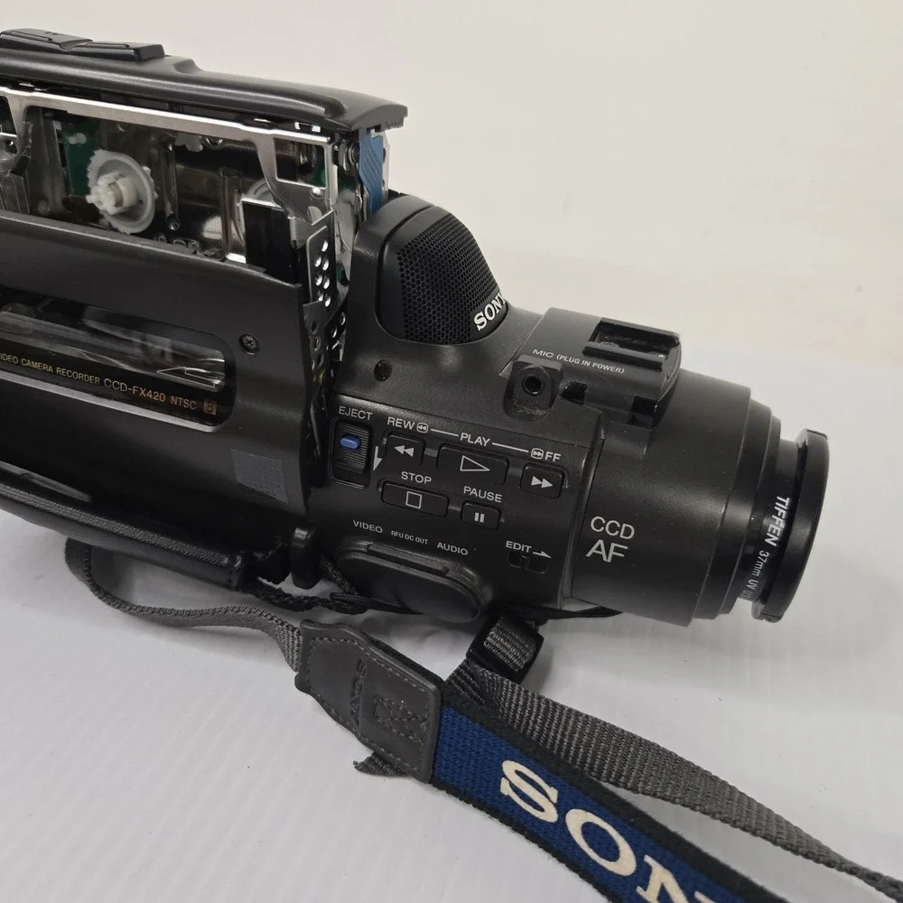 Sony‎ Handycam CCD-FX420 Video8 Camcorder W/ Remote & AC Adapter